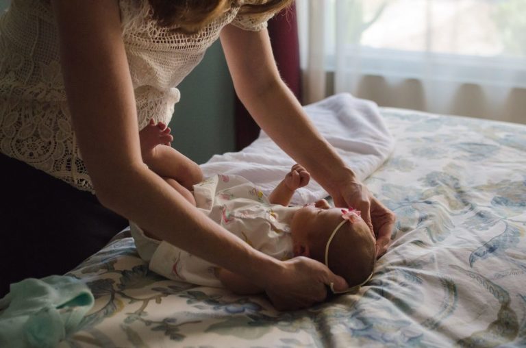 9 tips for surviving your first week home with a new baby